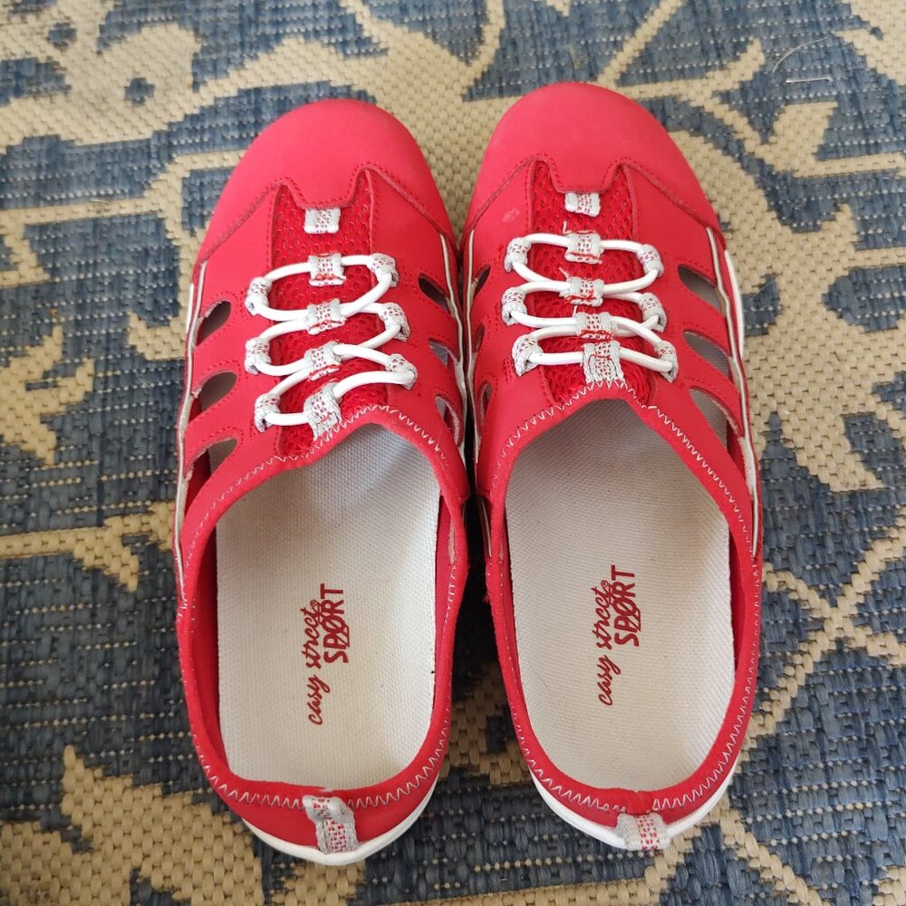 Easy street sport clogs red and white